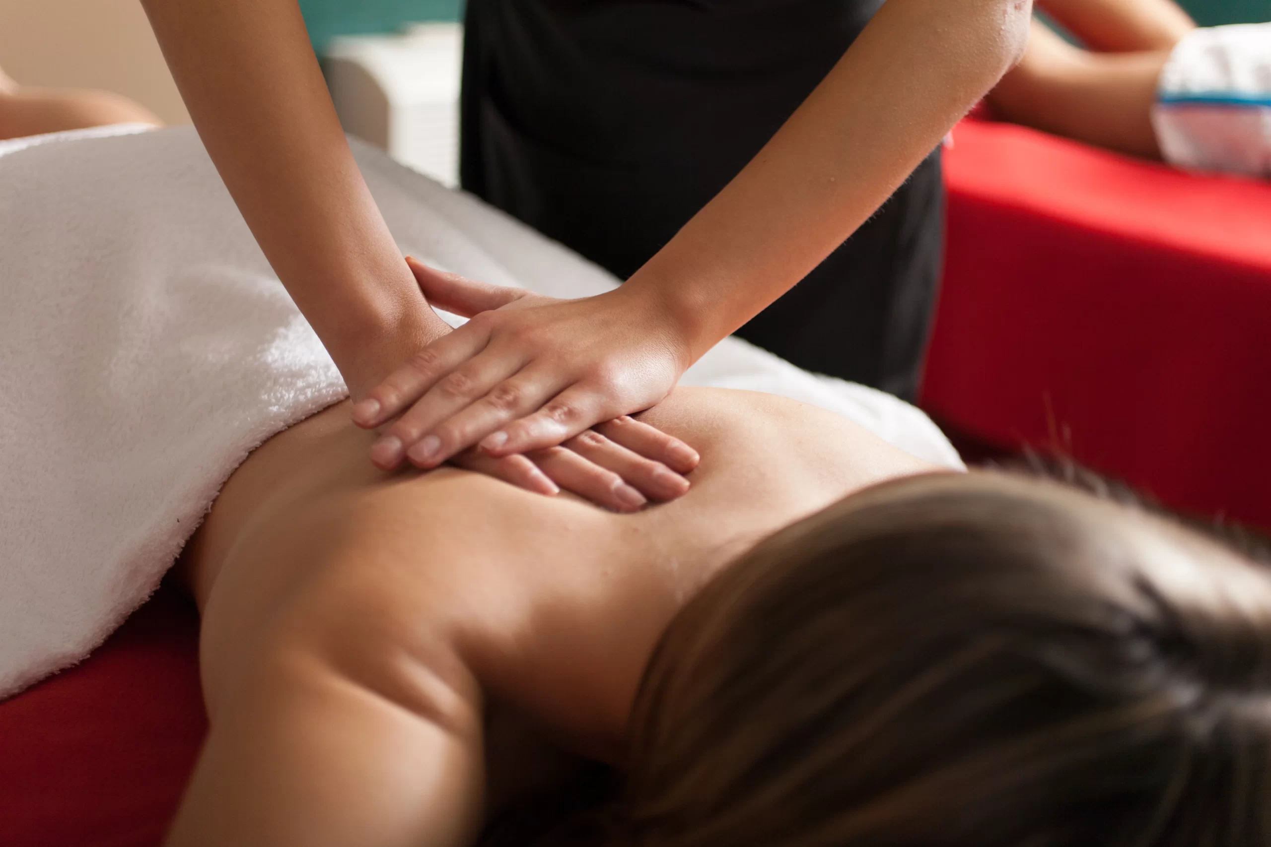 Swedish Massage vs. Deep Tissue Massage – Which Is Right for You?